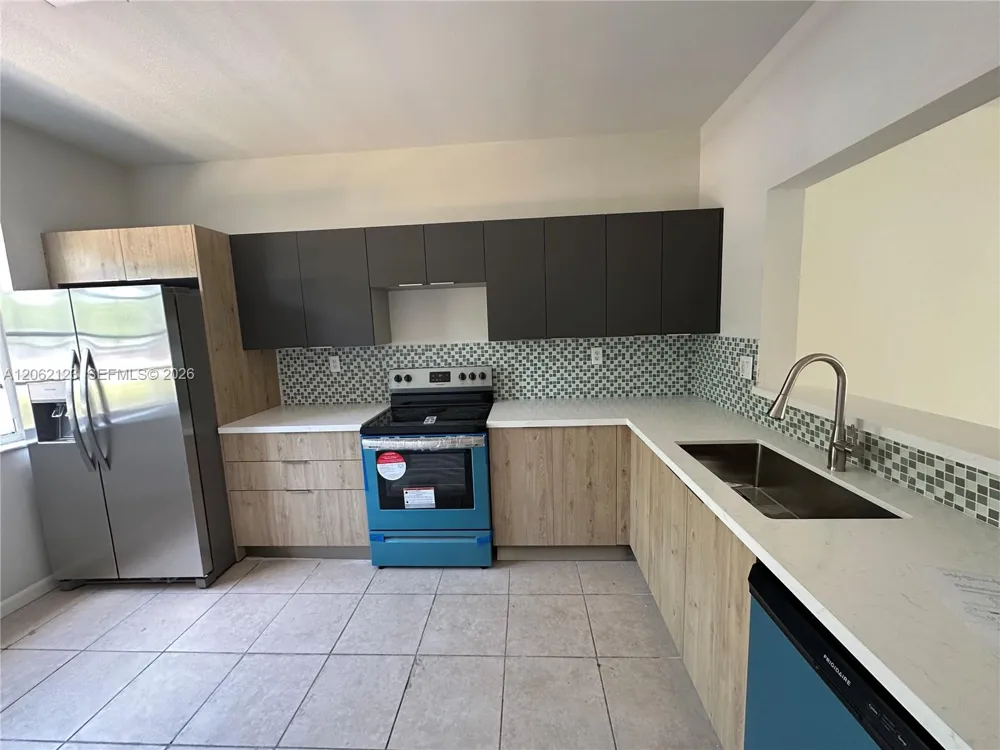 11810 NE 19th Dr #5 North Miami, FL 33181