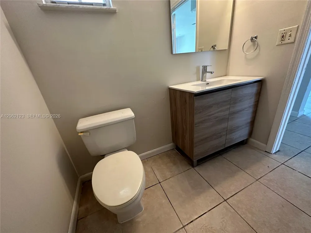 11810 NE 19th Dr #5 North Miami, FL 33181
