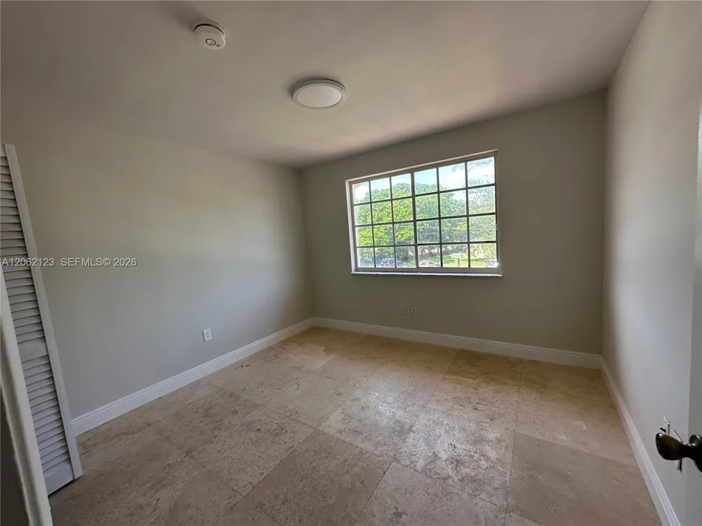 11810 NE 19th Dr #5 North Miami, FL 33181