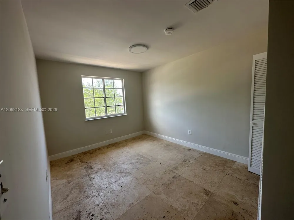 11810 NE 19th Dr #5 North Miami, FL 33181