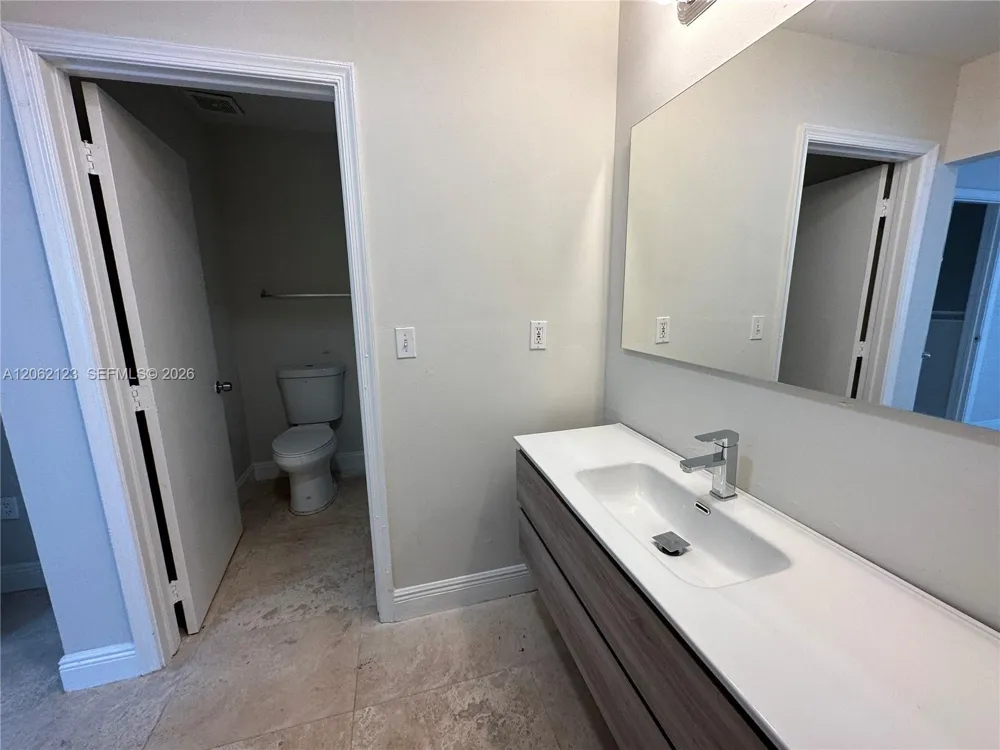 11810 NE 19th Dr #5 North Miami, FL 33181