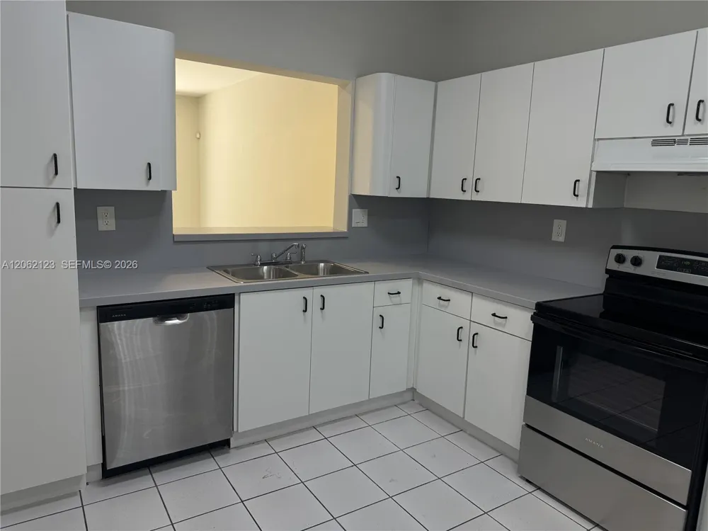 11810 NE 19th Dr #5 North Miami, FL 33181