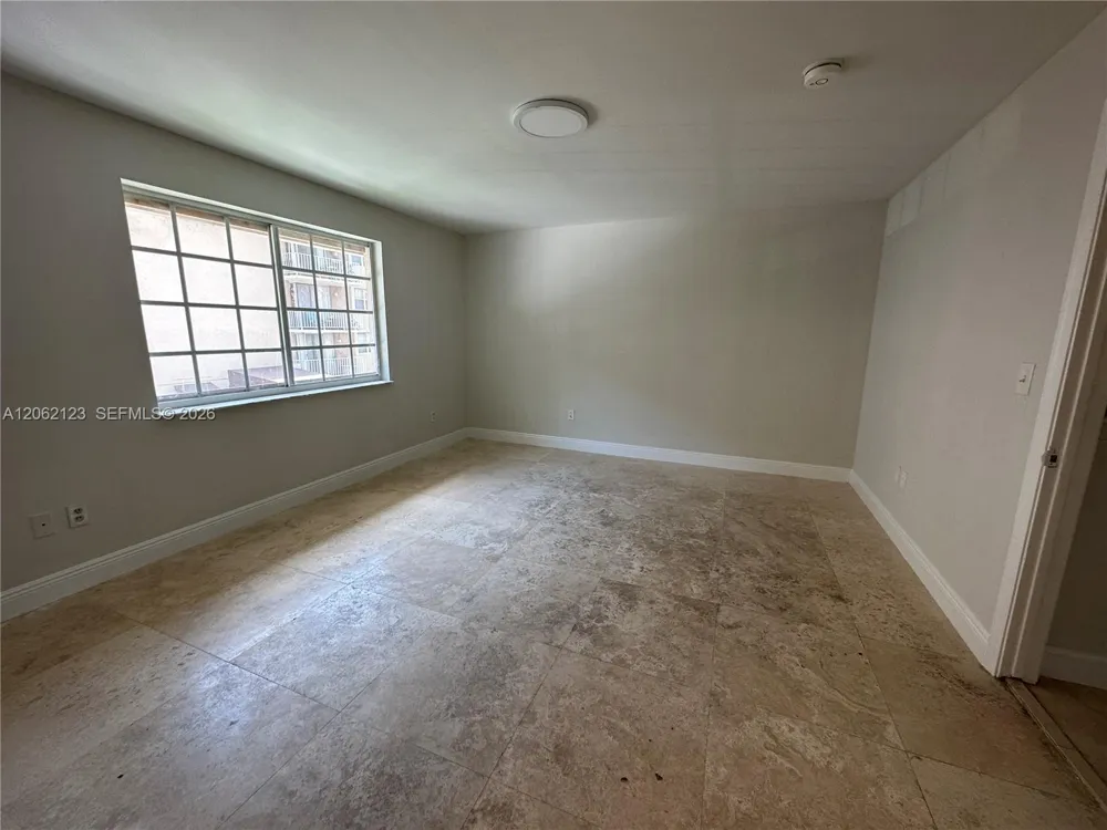11810 NE 19th Dr #5 North Miami, FL 33181