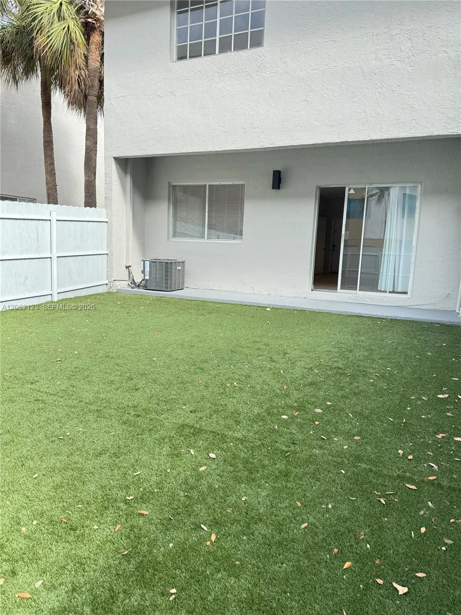 11810 NE 19th Dr #5 North Miami, FL 33181