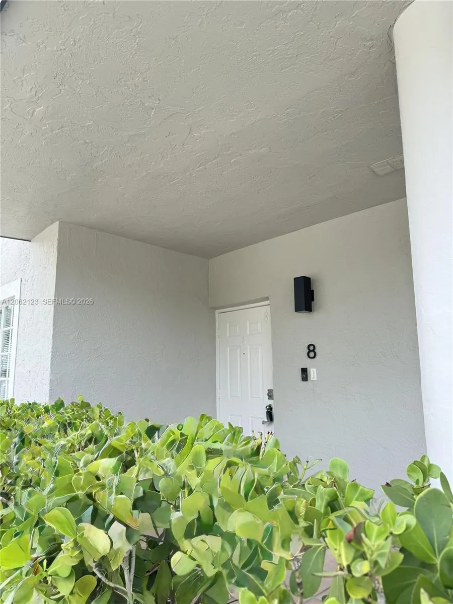 11810 NE 19th Dr #5 North Miami, FL 33181