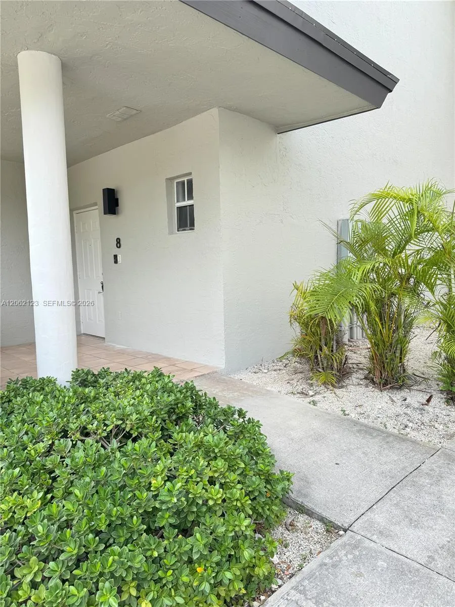 11810 NE 19th Dr #5 North Miami, FL 33181