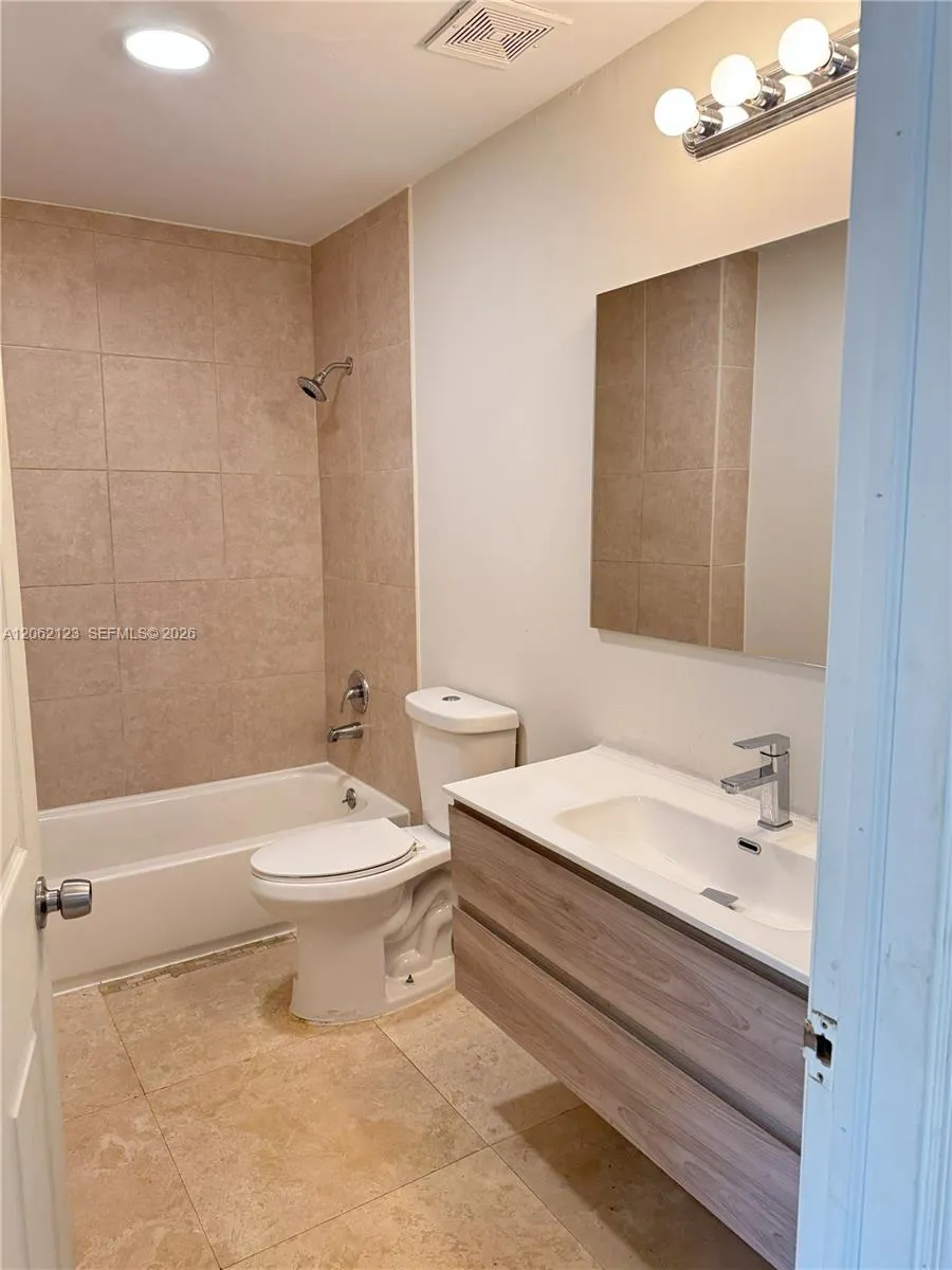 11810 NE 19th Dr #5 North Miami, FL 33181
