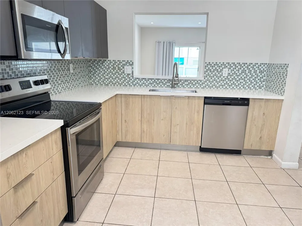11810 NE 19th Dr #5 North Miami, FL 33181