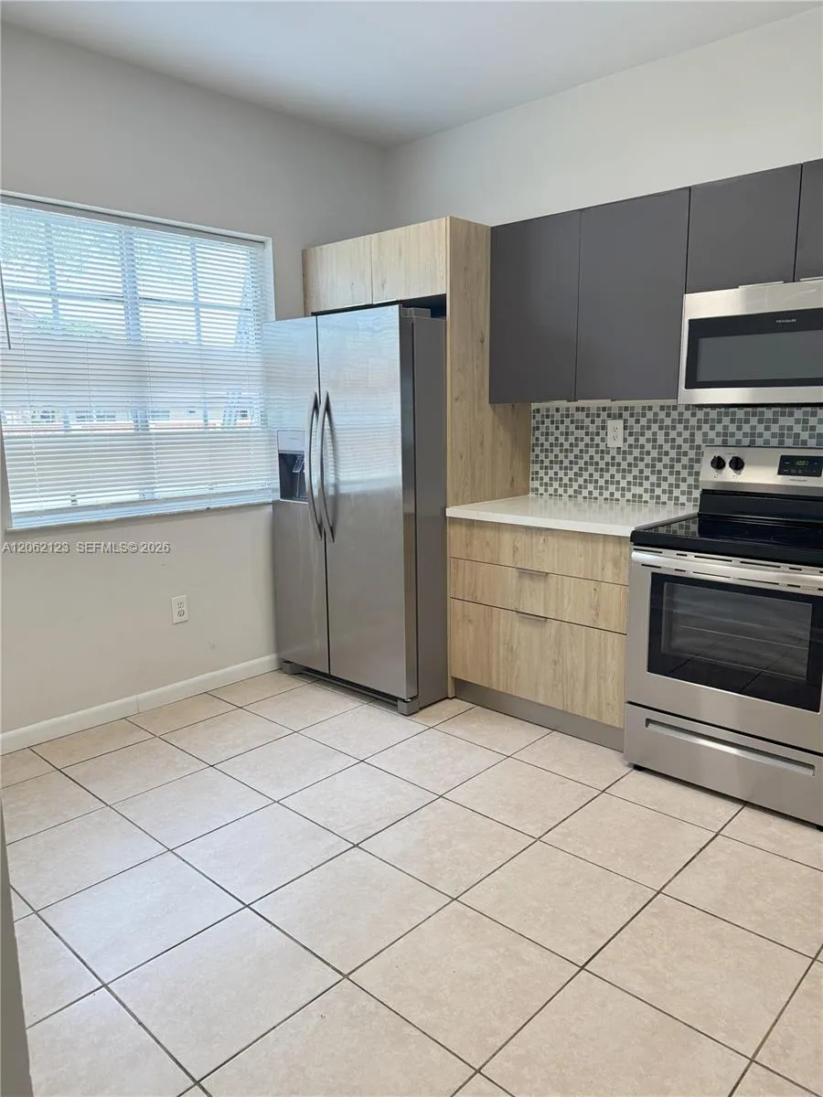 11810 NE 19th Dr #5 North Miami, FL 33181