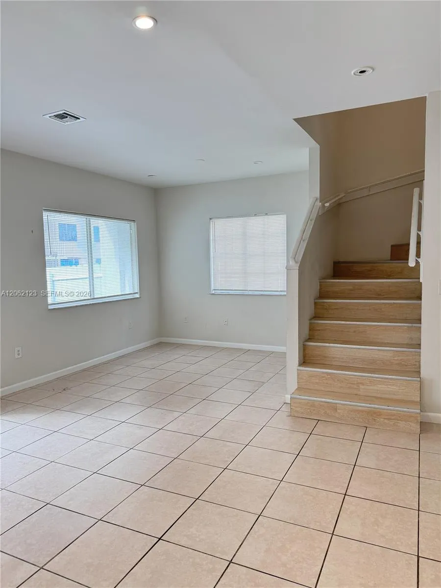 11810 NE 19th Dr #5 North Miami, FL 33181