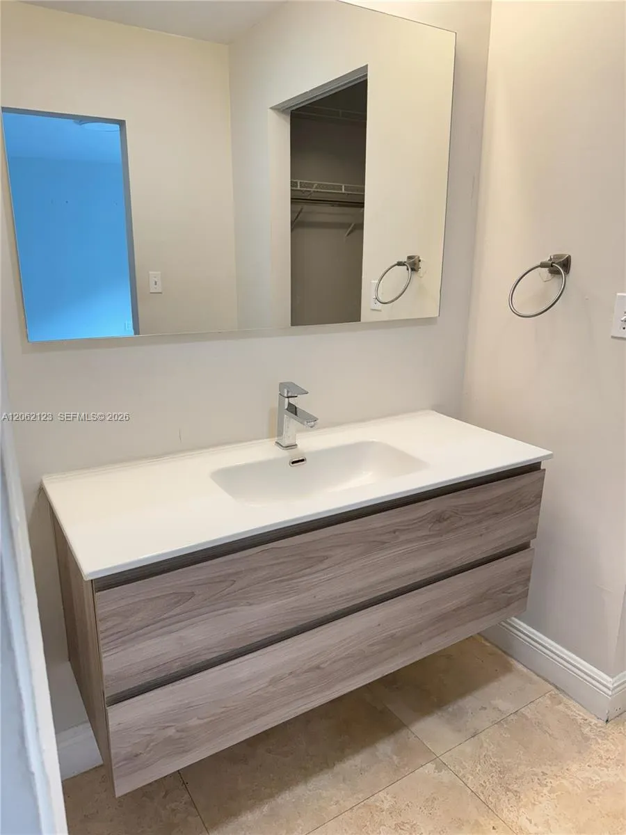 11810 NE 19th Dr #5 North Miami, FL 33181