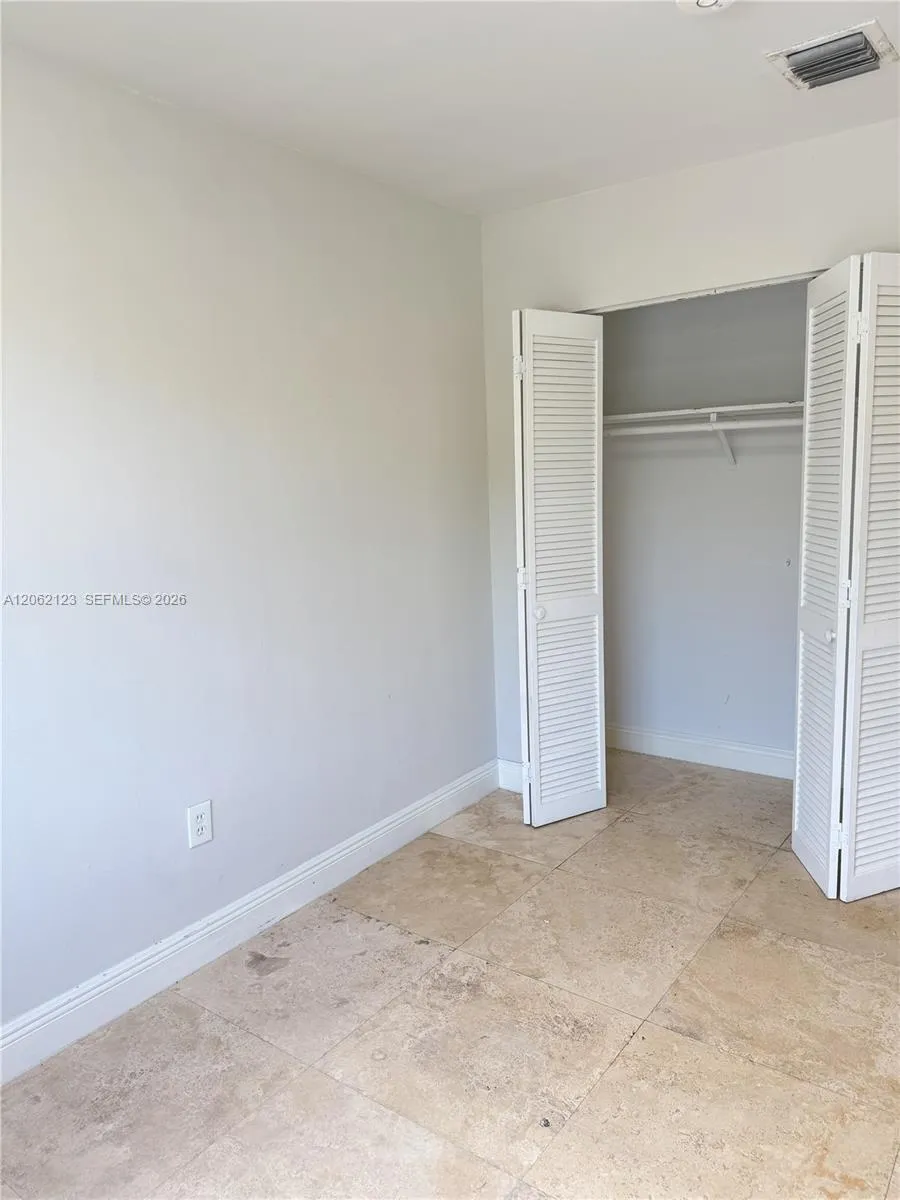 11810 NE 19th Dr #5 North Miami, FL 33181