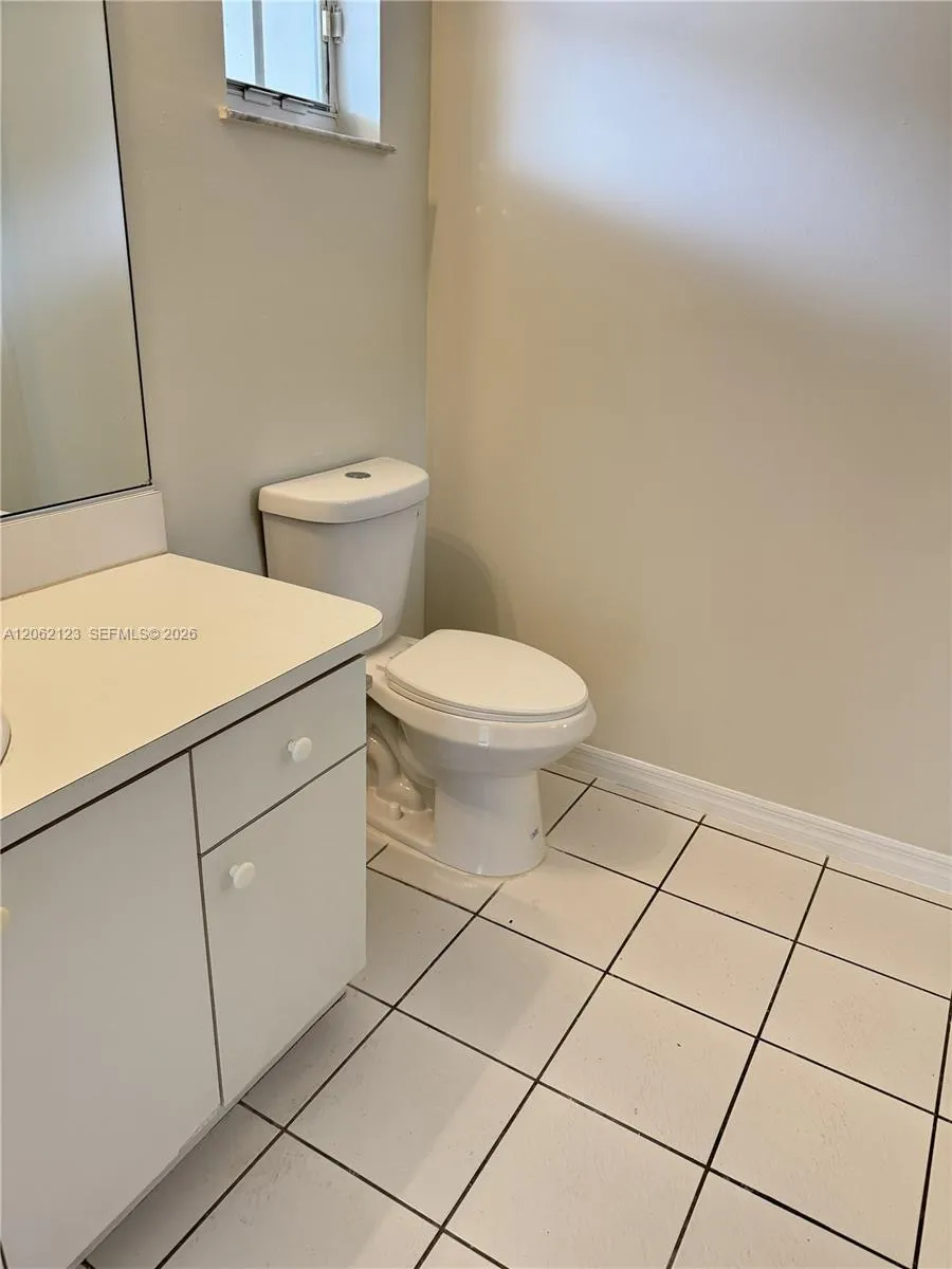 11810 NE 19th Dr #5 North Miami, FL 33181