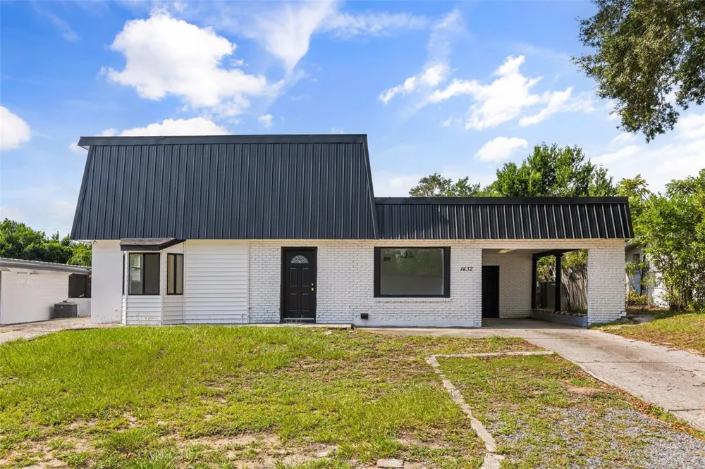 1432 RICHMOND AVENUE Daytona Beach, FL 32117