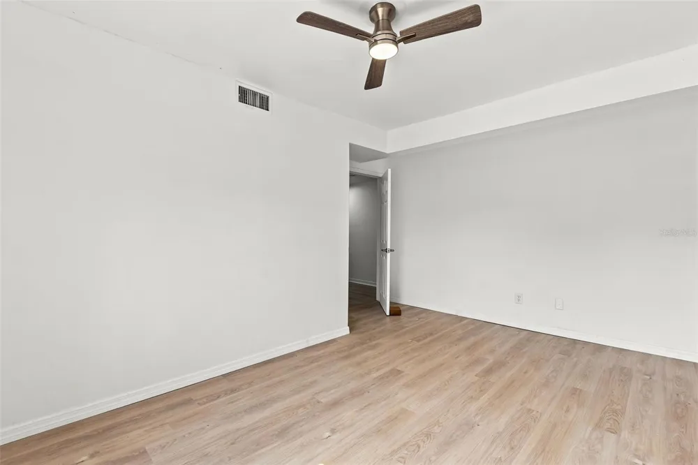 1432 RICHMOND AVENUE Daytona Beach, FL 32117