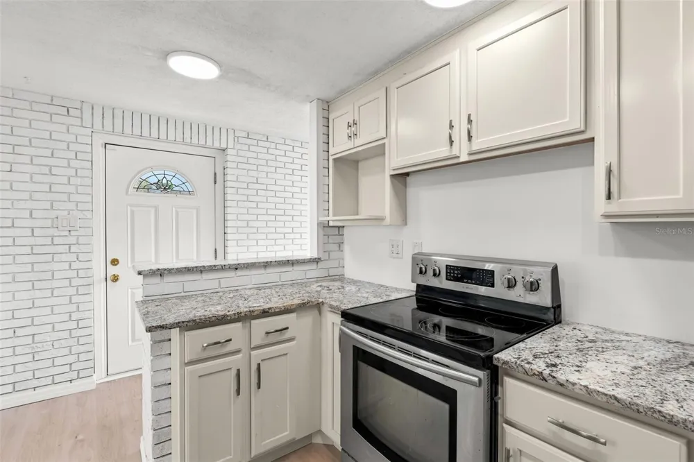 1432 RICHMOND AVENUE Daytona Beach, FL 32117