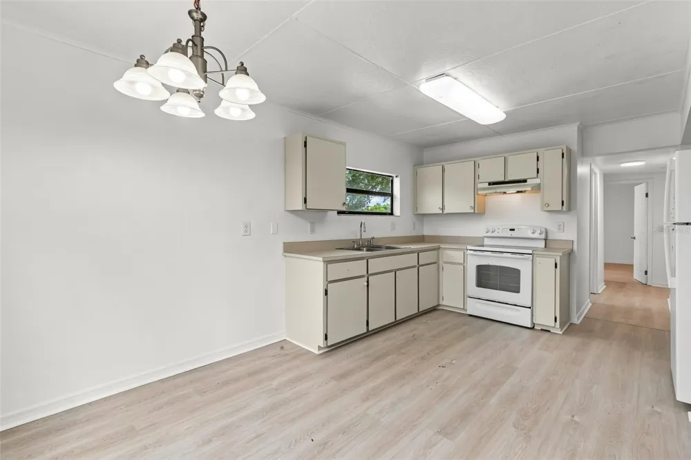 1432 RICHMOND AVENUE Daytona Beach, FL 32117