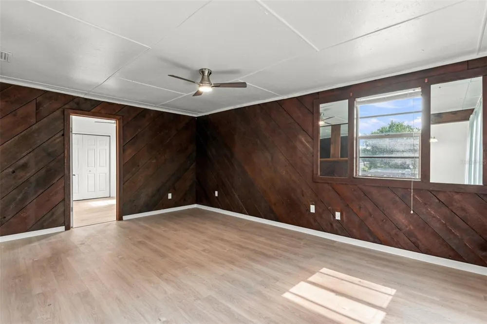 1432 RICHMOND AVENUE Daytona Beach, FL 32117