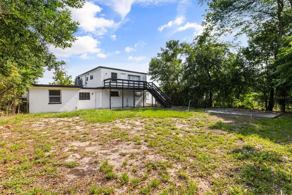 1432 RICHMOND AVENUE Daytona Beach, FL 32117