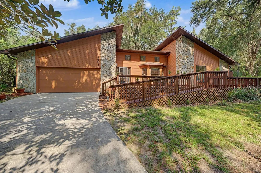 24075 WINDING CREEK DRIVE Brooksville, FL 34601