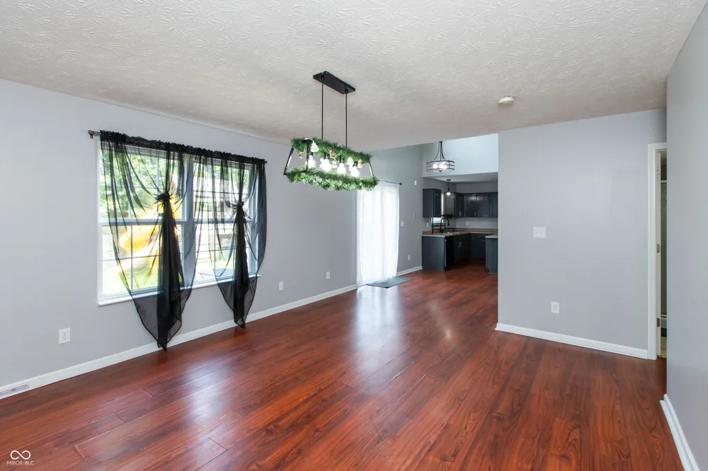 1324 Niagara Lane Franklin, IN 46131