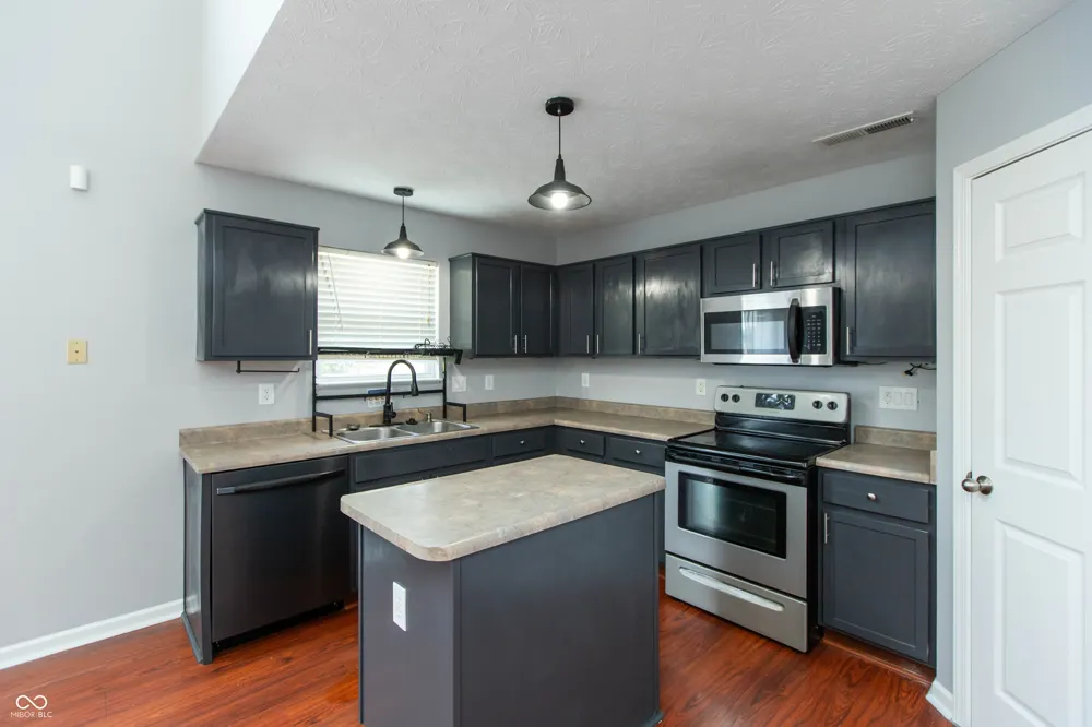 1324 Niagara Lane Franklin, IN 46131