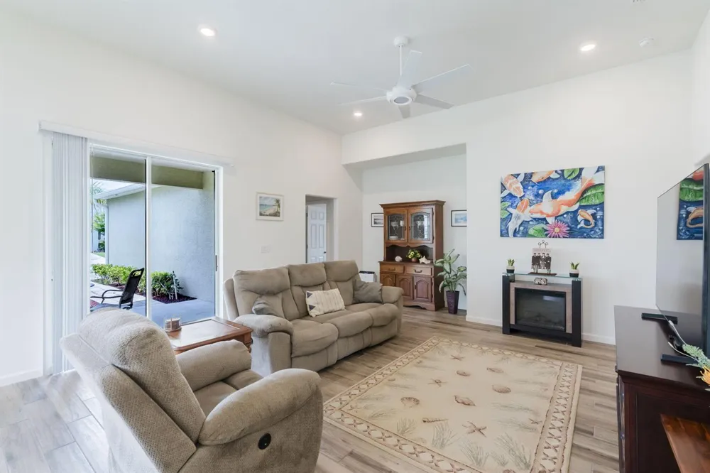 1480 MULLIGAN DRIVE Vero Beach, FL 32966
