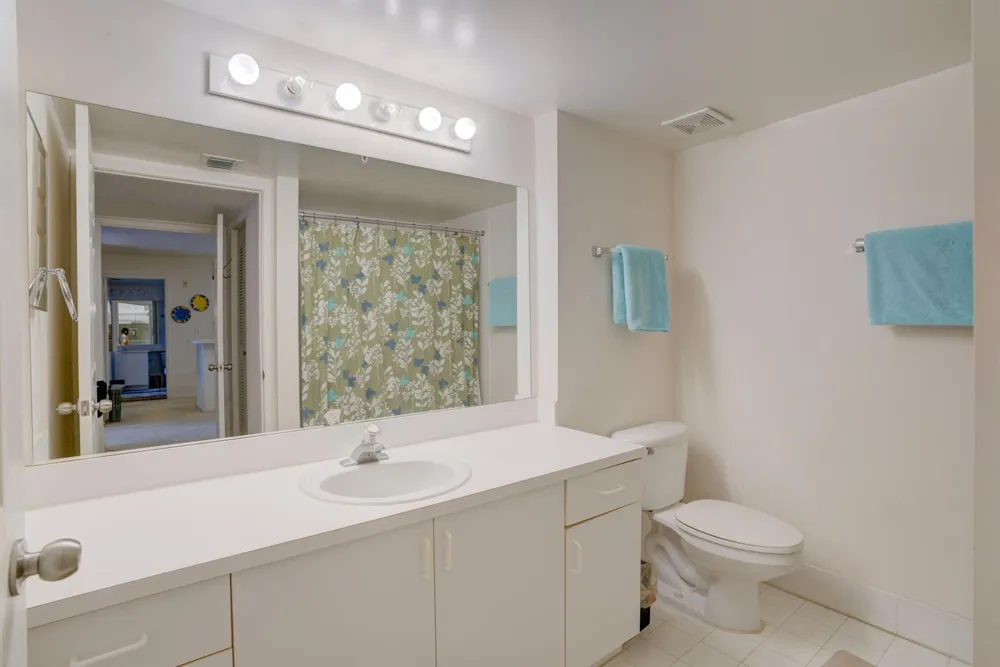 242 VILLAGE BOULEVARD #2205 Tequesta, FL 33469