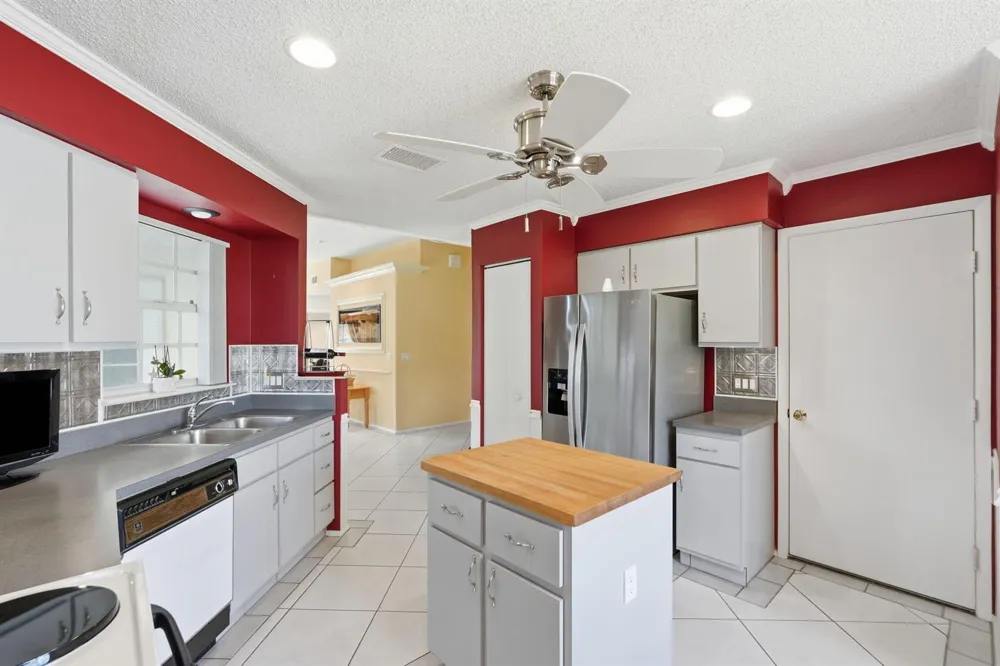 19 MISTY MEADOW DRIVE Boynton Beach, FL 33436