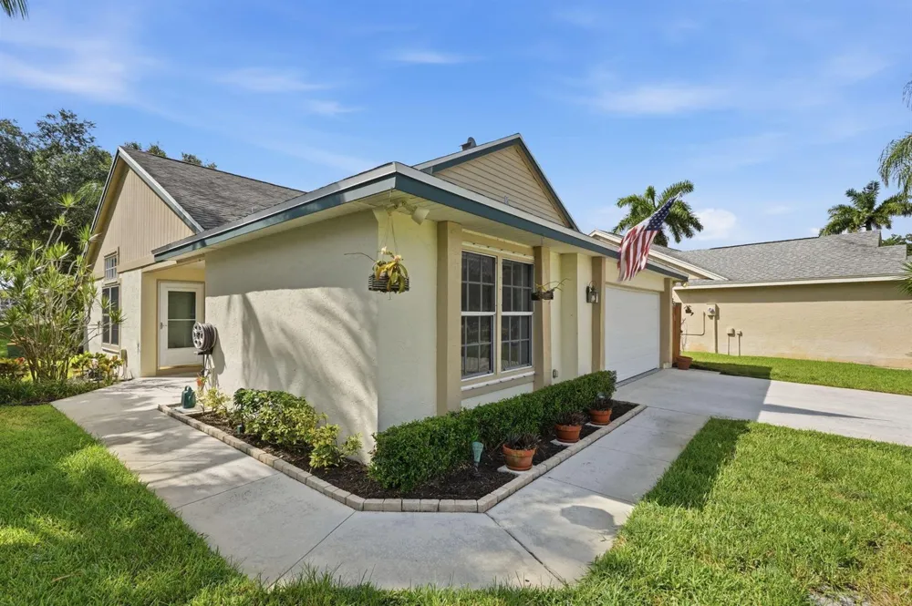 19 MISTY MEADOW DRIVE Boynton Beach, FL 33436