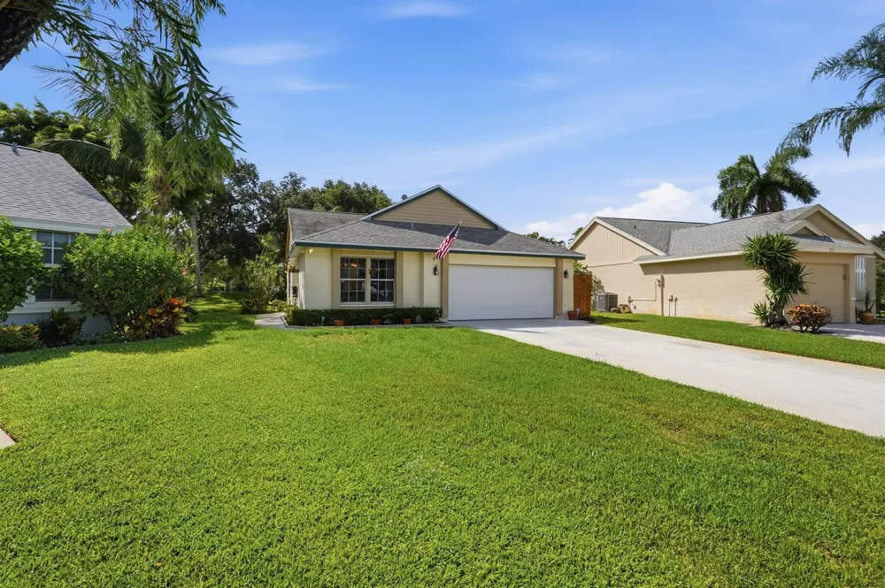 19 MISTY MEADOW DRIVE Boynton Beach, FL 33436