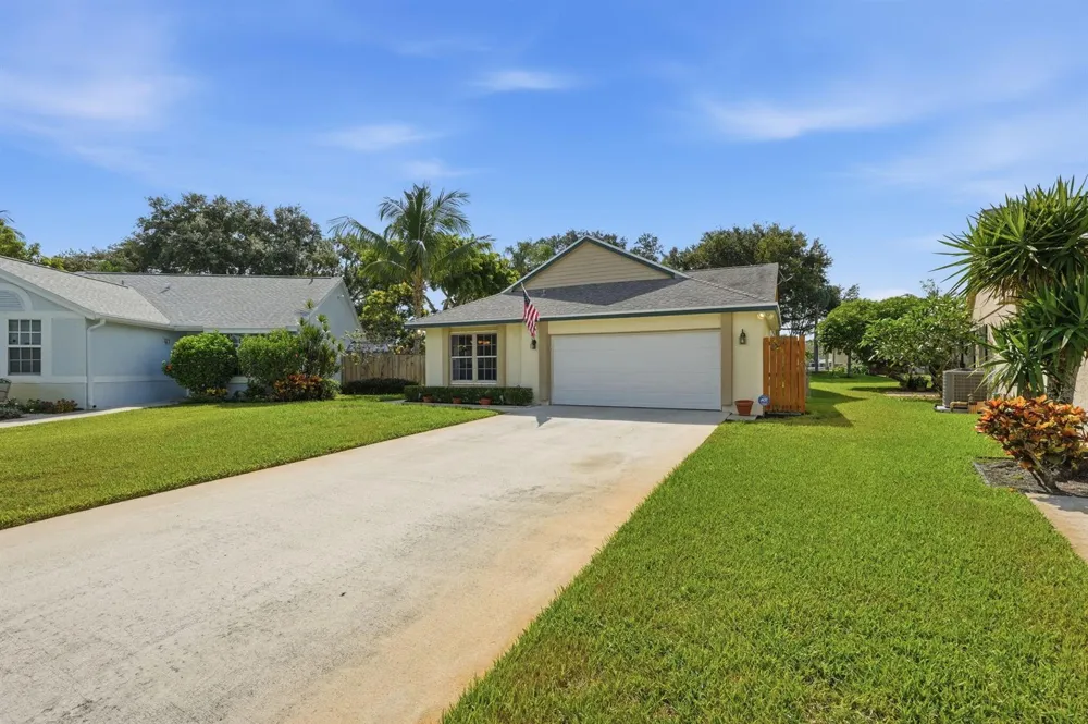19 MISTY MEADOW DRIVE Boynton Beach, FL 33436