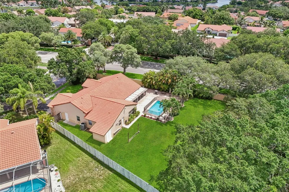 13100 NW 11th Dr Sunrise, FL 33323