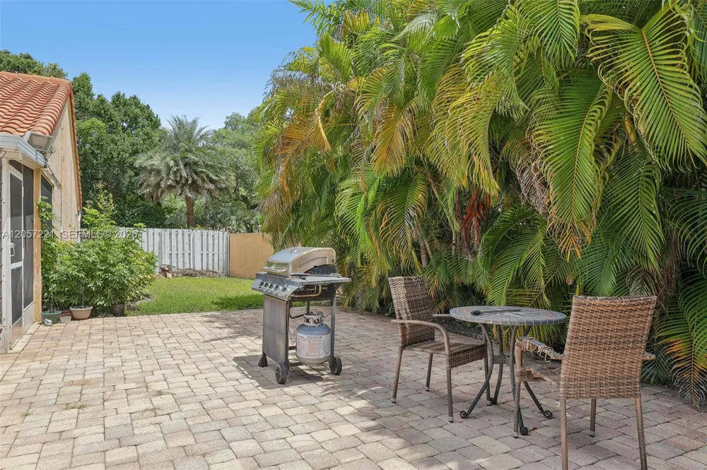 13100 NW 11th Dr Sunrise, FL 33323
