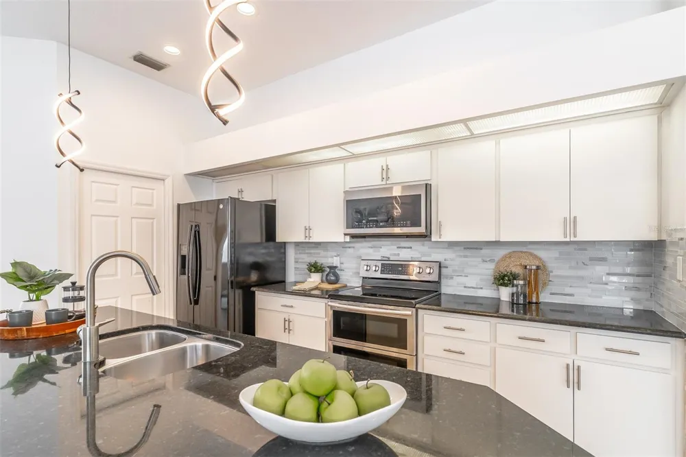 3000 HATTERAS POINT Oviedo, FL 32765