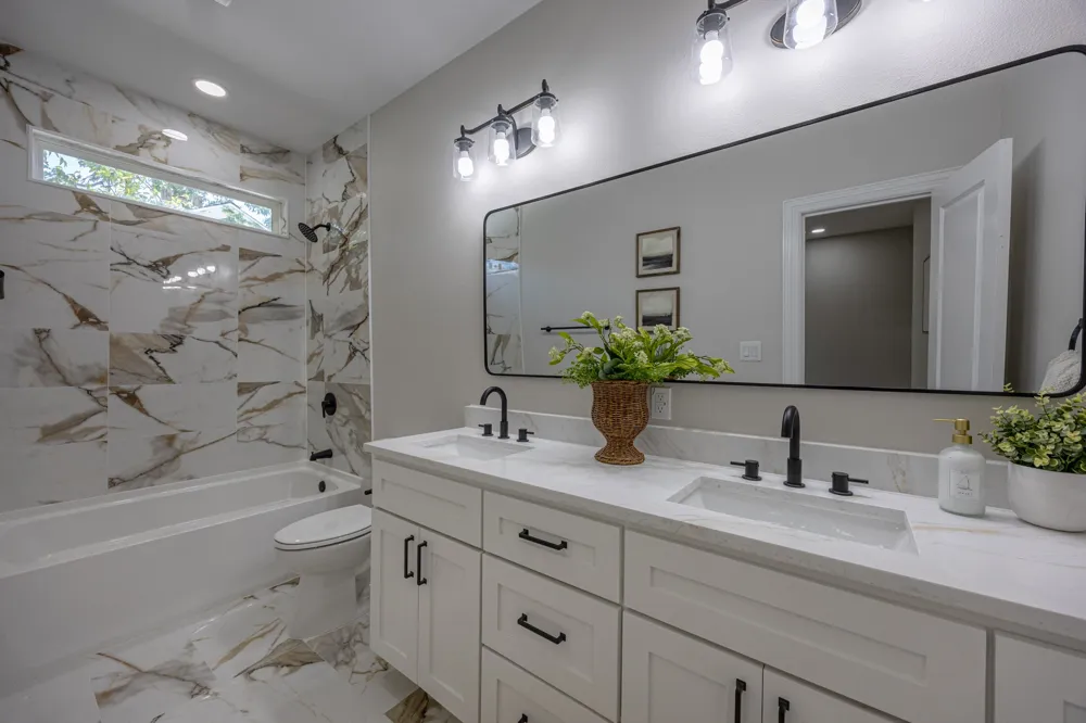 1321 E Magnolia Avenue Fort Worth, TX 76104