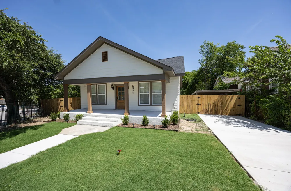 1321 E Magnolia Avenue Fort Worth, TX 76104