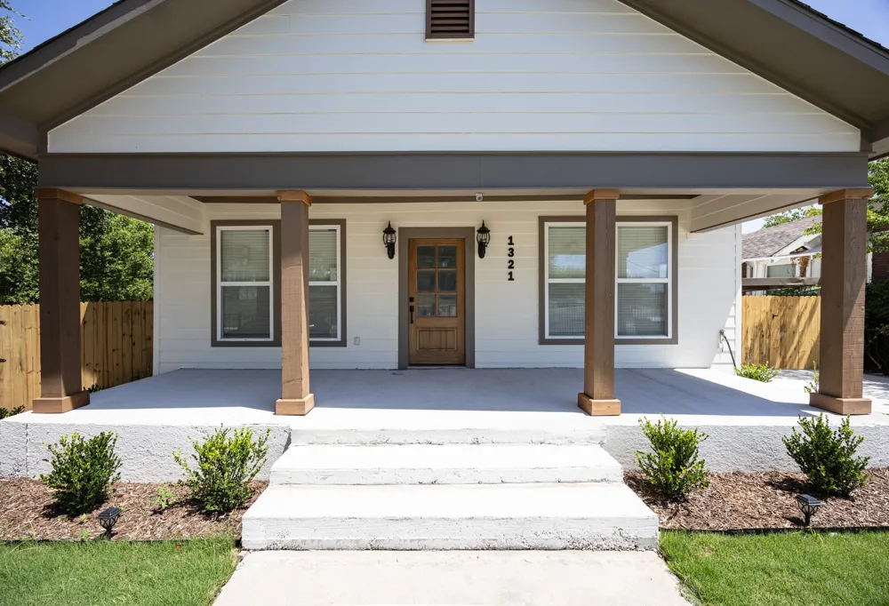 1321 E Magnolia Avenue Fort Worth, TX 76104