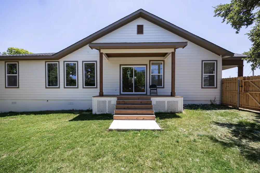 1321 E Magnolia Avenue Fort Worth, TX 76104