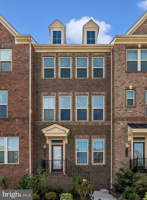 11115 HAZELNUT LANE