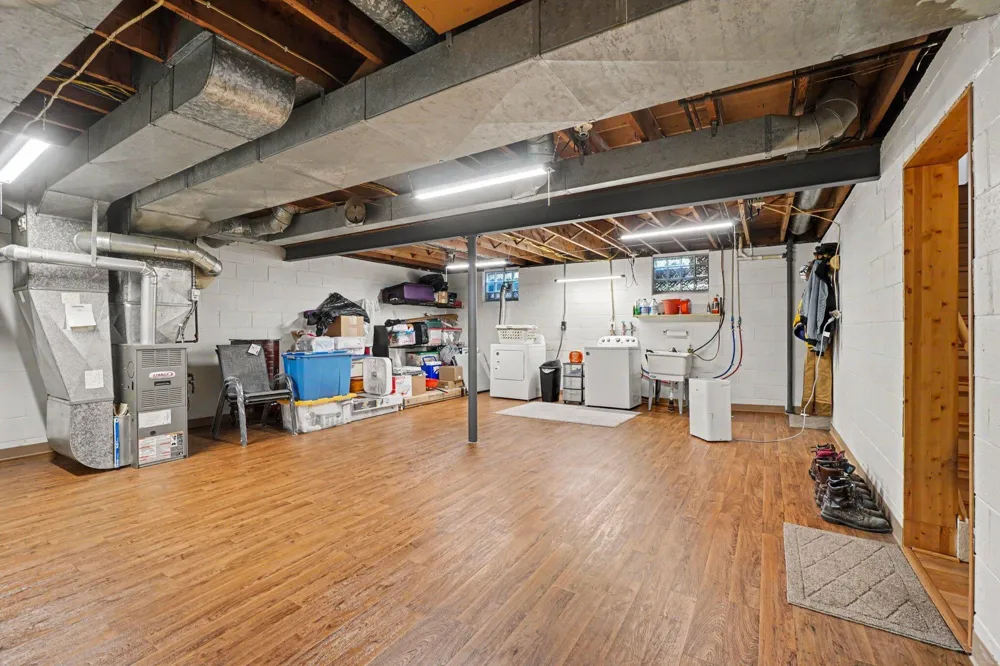 1117 W Kilgore Road Portage, MI 49024