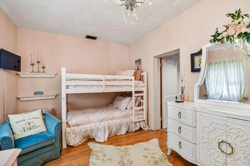 1619 NEW YORK AVENUE Orlando, FL 32803