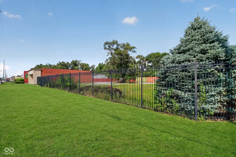 3913 Keystone Avenue Indianapolis, IN 46205