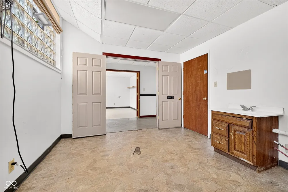3913 Keystone Avenue Indianapolis, IN 46205