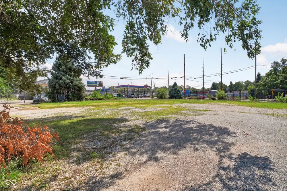 3913 Keystone Avenue Indianapolis, IN 46205