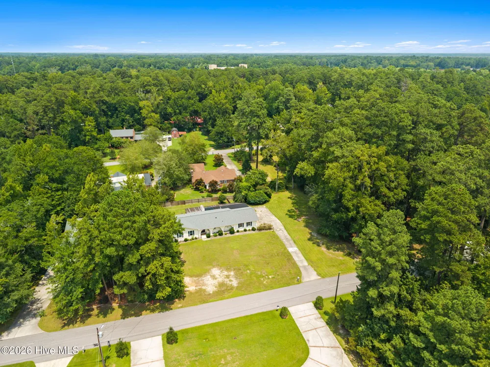 423 S Edgewood Circle Whiteville, NC 28472