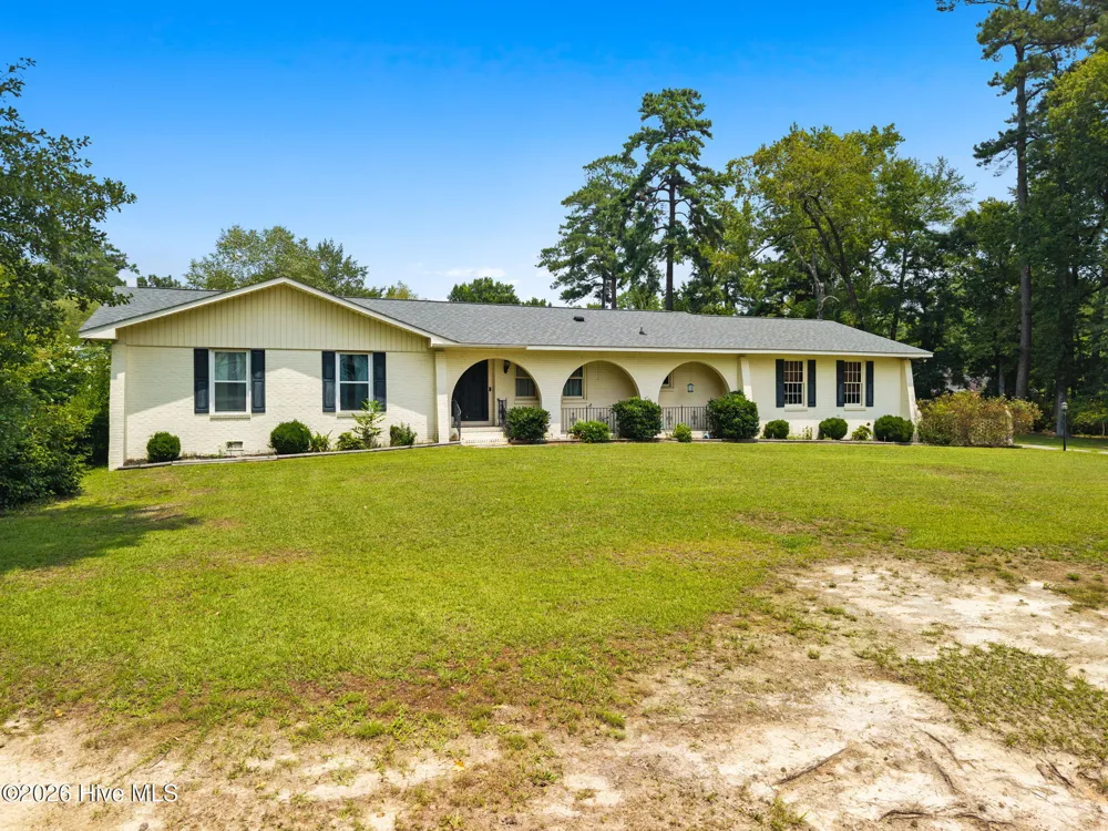 423 S Edgewood Circle Whiteville, NC 28472