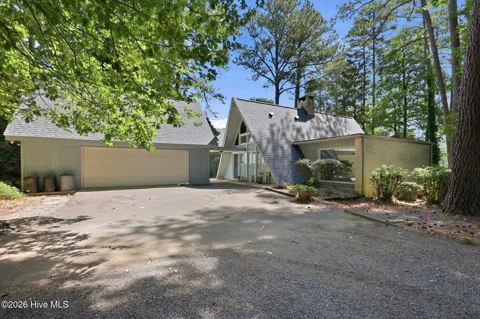 2 Little River Lane