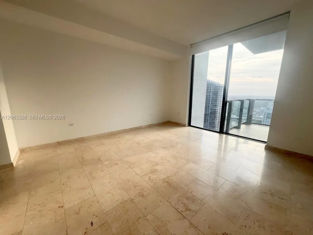 68 SE 6th St #3810 Miami, FL 33131