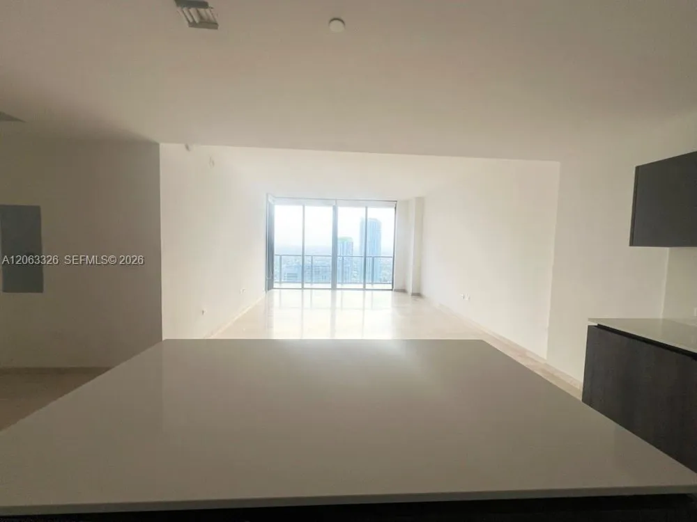 68 SE 6th St #3810 Miami, FL 33131